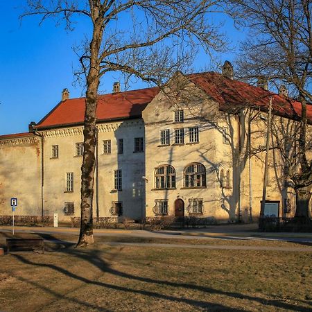 Albergue Dundagas Pils Exterior foto