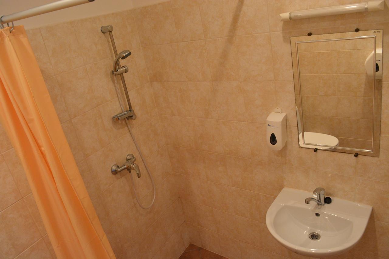 Albergue Dundagas Pils Habitación foto