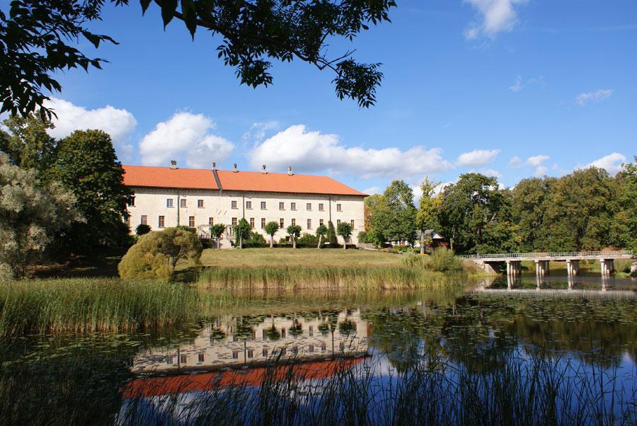 Albergue Dundagas Pils Exterior foto