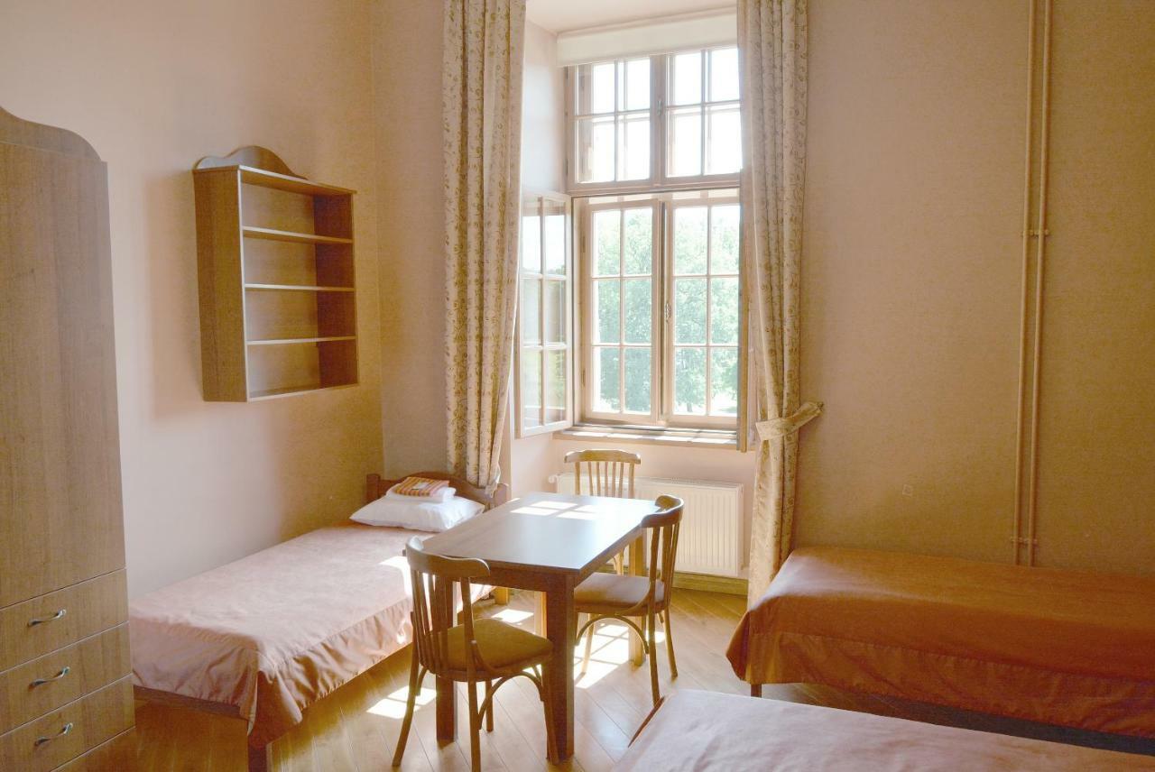 Albergue Dundagas Pils Exterior foto
